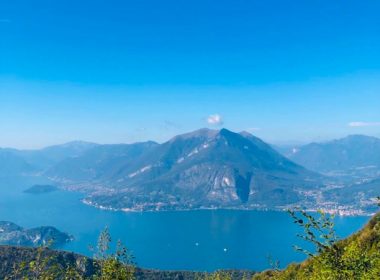 Lago di Como in Vespa