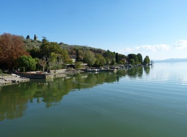 Lago_Trasimeno_Isola_Maggiore_-_Hafen_2