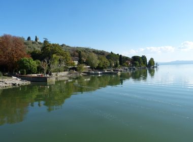 Lago_Trasimeno_Isola_Maggiore_-_Hafen_2