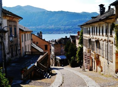 Orta_San_Giulio_Via_Caire_Albertoletti_02
